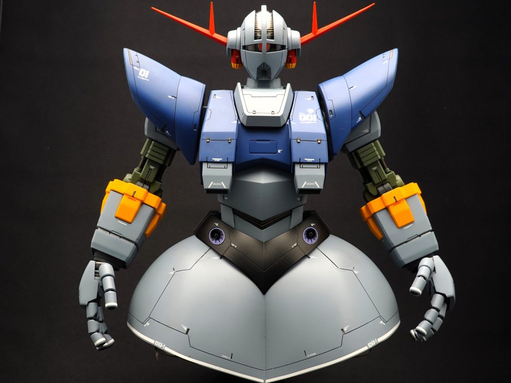 下半身はほぼ3Dプリンタ製。スカートはかなり大型化してます。他は肩幅の縮小と首、腕、腹部の延長。これで元キットのバランスが劇的に改善します。雑誌の受け売りですが…w