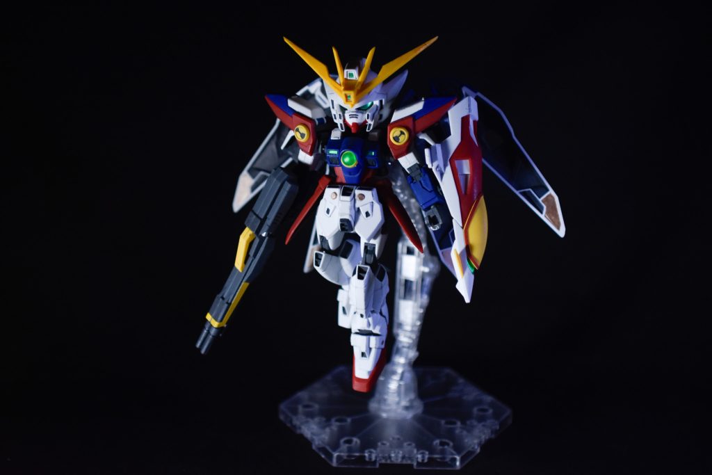 近年のGジェネシリーズのようなポージングが取れるよう少し高めの頭身で作成しています。