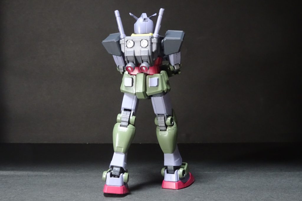 背面はちょっとシルバーも使用。