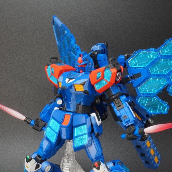 ミャクミャク専用ガンダム（グラスフェザー装備）