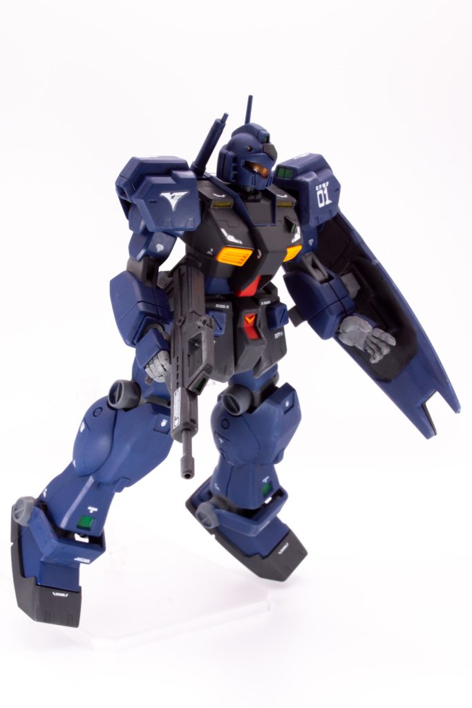 関節や小さいパーツはゆるゆるですので、軽いポージングでもパーツが外れてしまいますが、ちっちゃな事は気にしません。