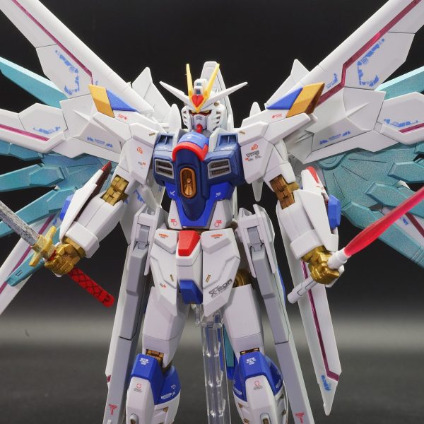 HGマイティーストライクフリーダム部分塗装