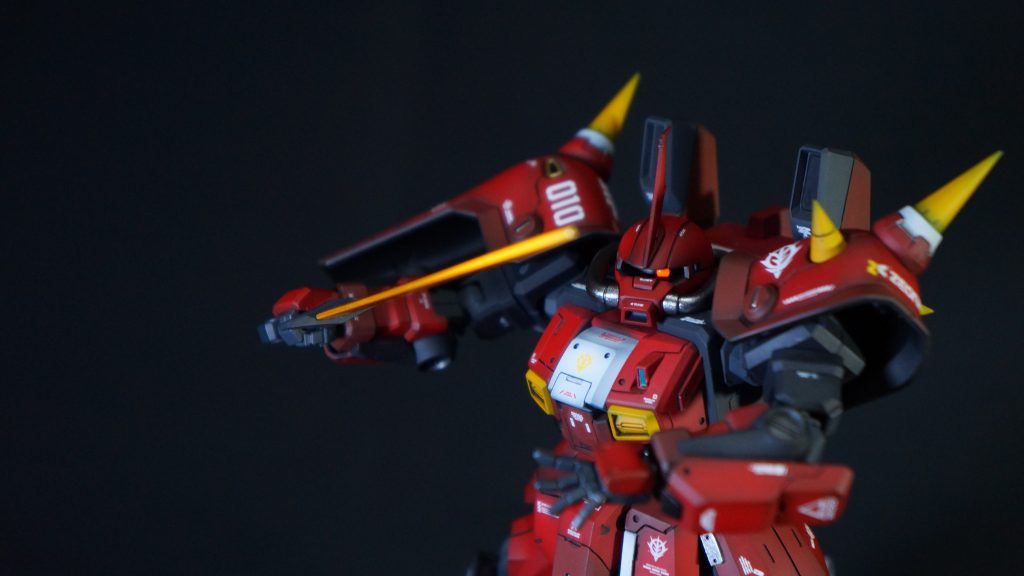 ヒートサーベル装備こちらも同じガンダムベースの武器セットのものです。角度的にあまり見えませんが…。