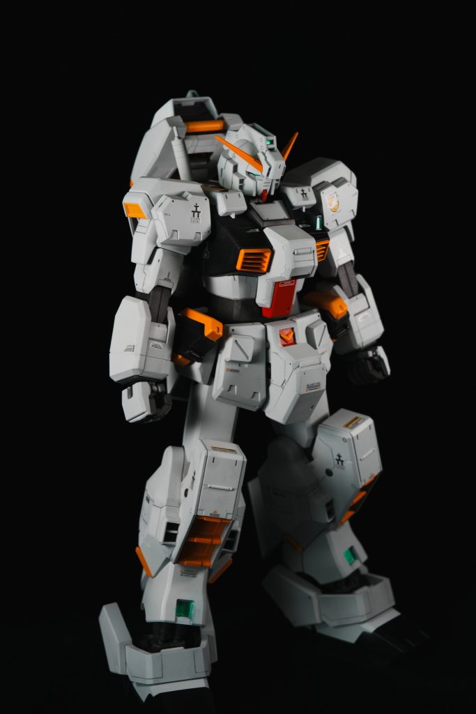 白 ガイアノーツ フラットホワイト赤 クレオス サザビーレッドその他混色黒 クレオス ティターンズブルー1 その他混色黄色 ガイアノーツ ビビットオレンジ  