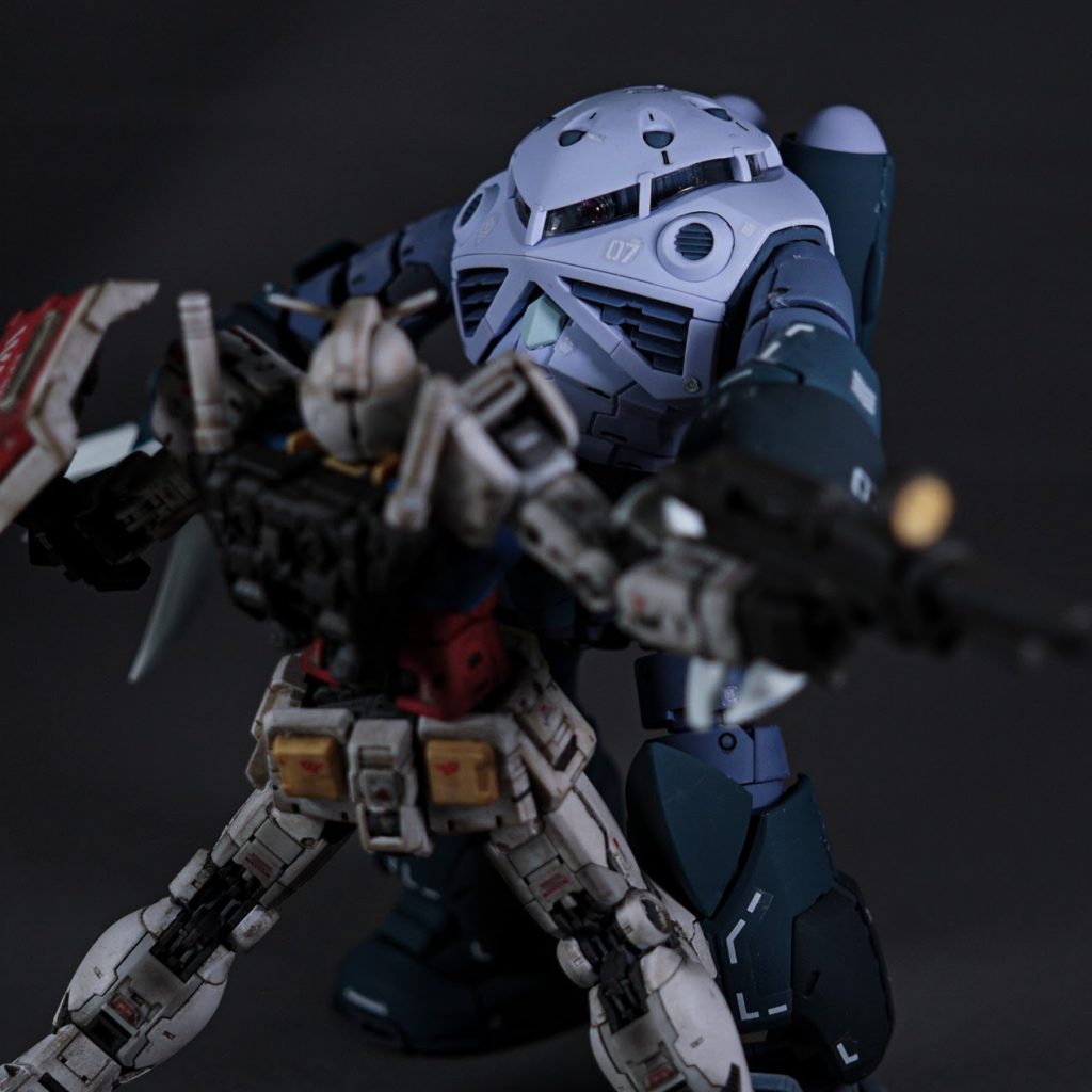 ↑本当はガンキャノンなんですが、たまたま近くにRGガンダムがあったもので💦