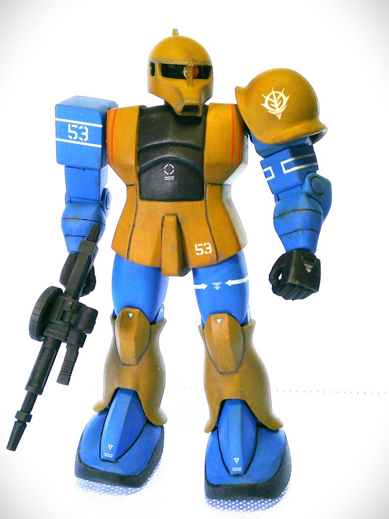 旧キットという事で、そのまま組むとディテールなど情報量が少なく物足りなさがありますので、パーツのエッジを鋭くソリッドに見えるように表面処理をおこない、パーツ同士の構造感を出すためにスジボリをしたり、キットのモールドにもスジボリを強化して印象を強めました。