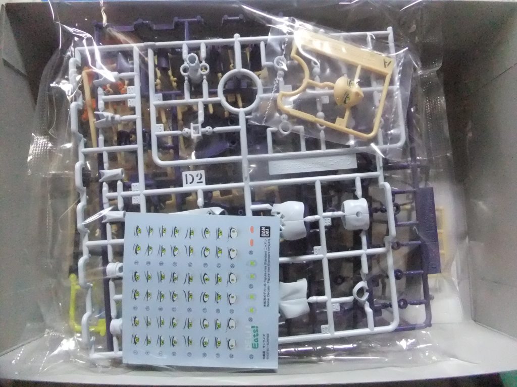 価格帯の割には部品点数は抑えられているので自分はパチ組で2時間程で組み上がりマシタ。