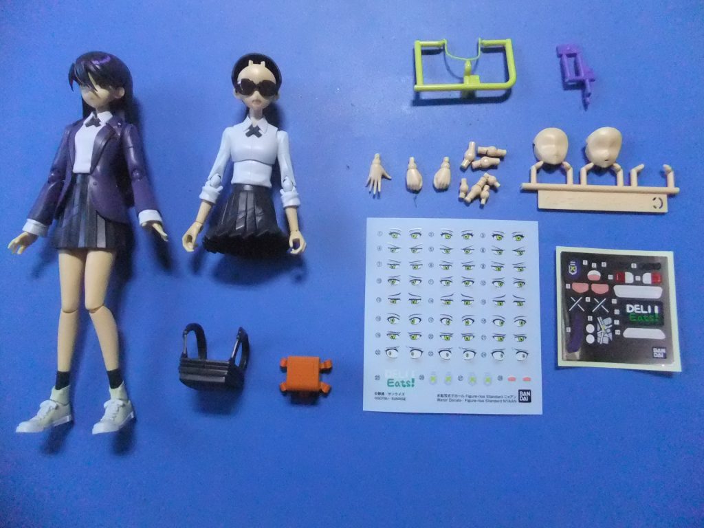 ザックリ組み上げた状態での本体パーツ 小物パーツ 余剰パーツとナリマス😁※ジオング状態の余剰パーツニャアンの首パーツは付属していないので30MSの首パーツを流用してイマス😁