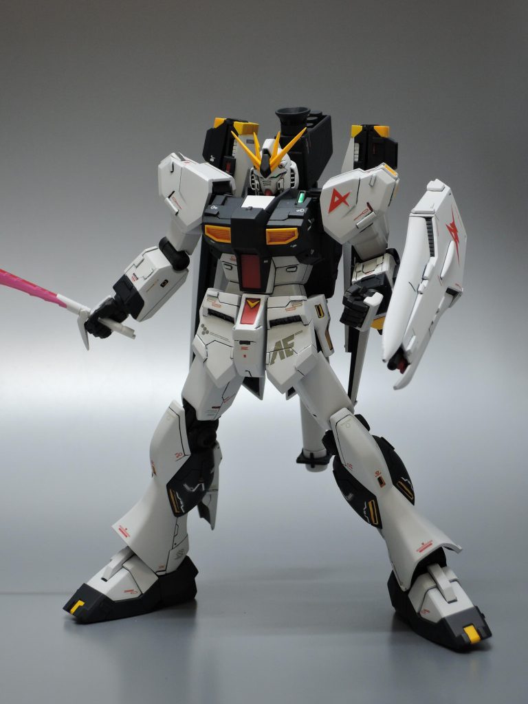 悪い目つきをしております。ヘルメットのようなパーツ割りだったので、中をちょっと加工して深くかぶれるようにして目つきを変えています。リボルケイン！！