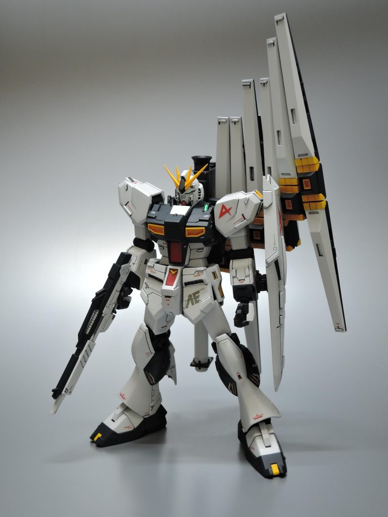 一応、ちゃんと皆さんの見慣れたファンネル姿にもできるようにしています。右肩のビームサーベル状態には戻せませんが・・・