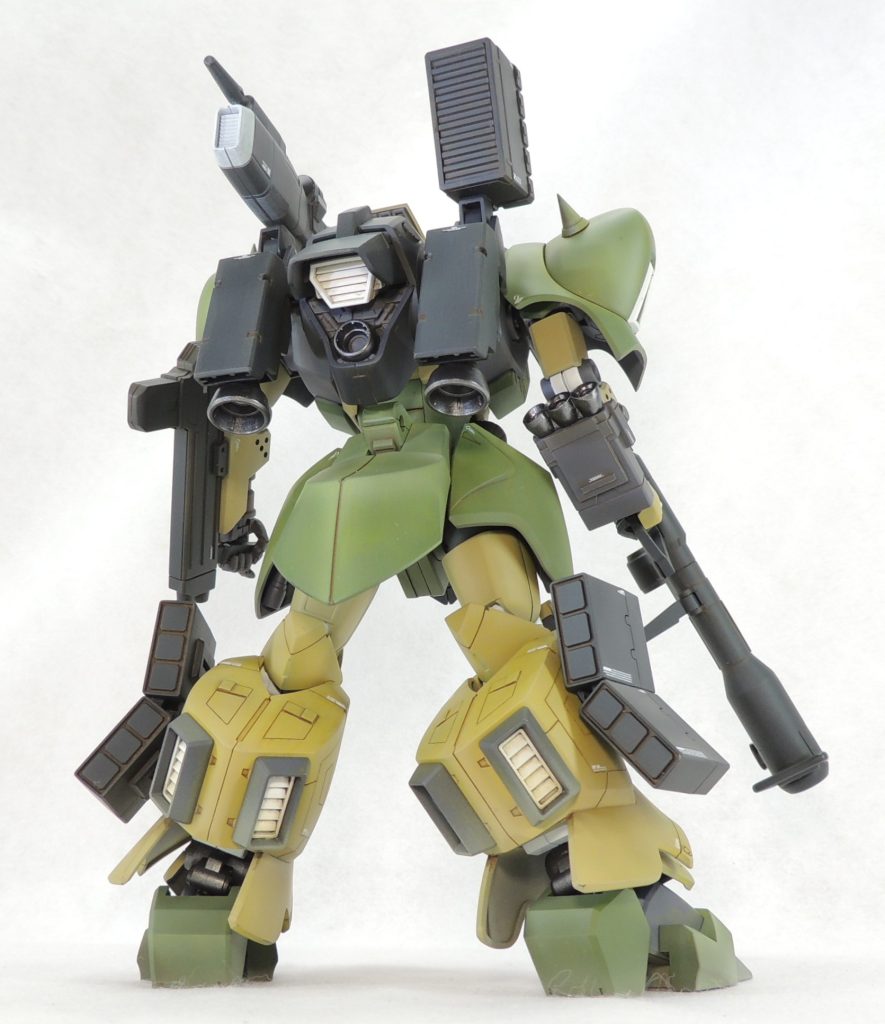 主な基本色①ダークイエロー2+ホワイト少々②カーキグリーン③ジャーマングレーグレー立ち上げで基本色を塗装した後、各面にハイライトとシャドウを意識的に入れ、カラーモジュレーション塗装を行いました。乾燥後、イエローやブラウン系でフィルタリングを行い、色調を調整。カラーモジュレーション塗装とフィルタリングにより、立体感のある仕上がりをめざしました。