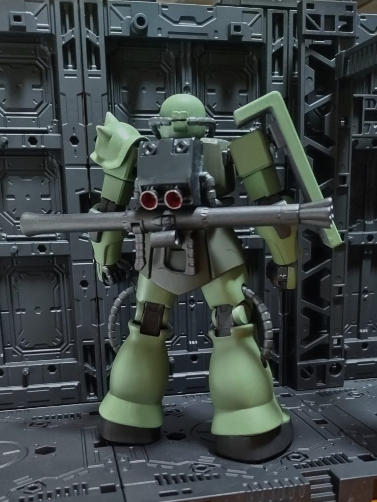 バックパックだけプラ板で自作しています。