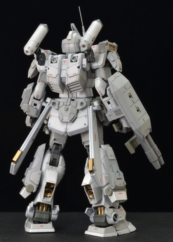 基本的にはジャンクパーツを貼り付けて、ちょこちょこディテールアップしただけ。