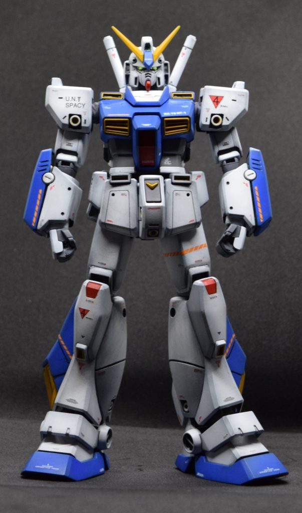 デカールはアレックス用のガンダムデカールと余ってたものを適当に。カメラ周りはラピーテープをUVレジンでコーティングしてます。