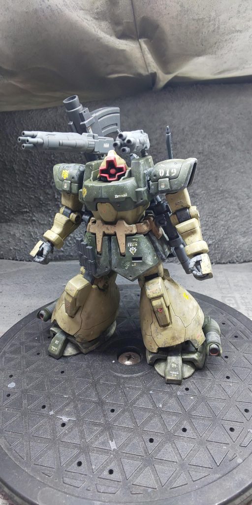  久しぶりにウェザリングに挑戦。ドライブラシやチッピング、タミヤのウェザリングマスター等あれこれ使ってます。