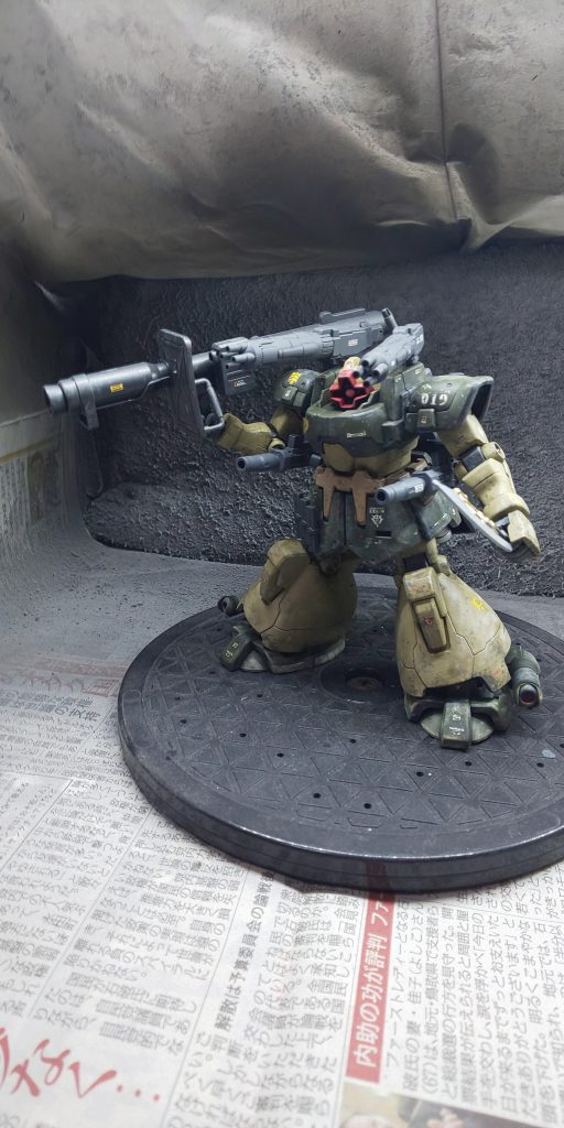  腰部のキャノン展開