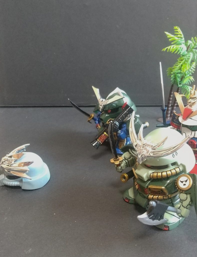 古「今よりコレをスイカとみなす!」Z「確かに丸くて大きくて、割ったら赤いものをぶち撒けそうな気がするな…中身あんま入ってなさそうだけど」今「長兄の決定なら従わぬわけにはいくまい。シンよ、遠慮なく割らせてもらうぞ」ジャキッ新「ぶち撒かされてたまるかあ!」ピューZ「あ、逃げた」