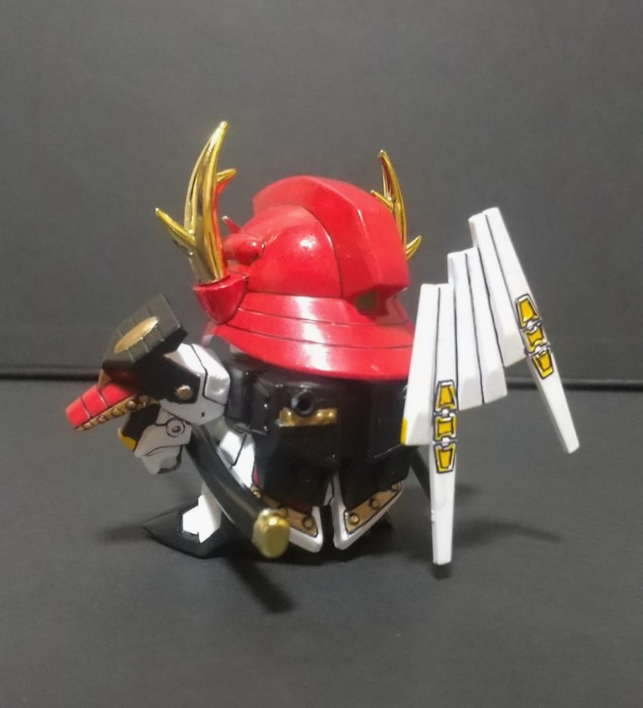 後ろ見えやすいようにファンネルは片方外しています。