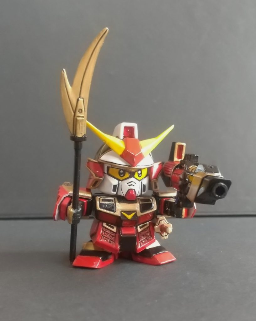 フル装備ツノはメッキパーツですが、より武者ガンっぽさを出すためにイエローで塗ってます