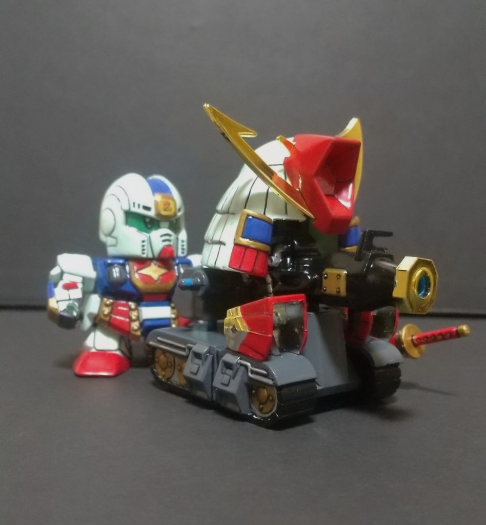 タンクフル装備フル装備にすると乗るスペースが無くなるのが弱点です。 以上ですありがとうございました。