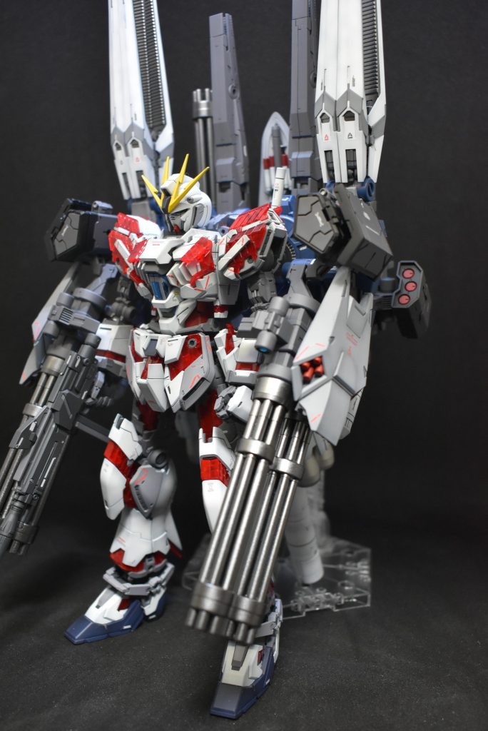 動かすとバラバラになるから基本立ち姿です。連結方法もっと工夫が必要です。