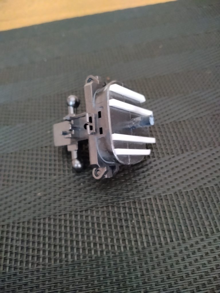 スタイル改修ヶ所は胴を2mmの角棒で延長しております