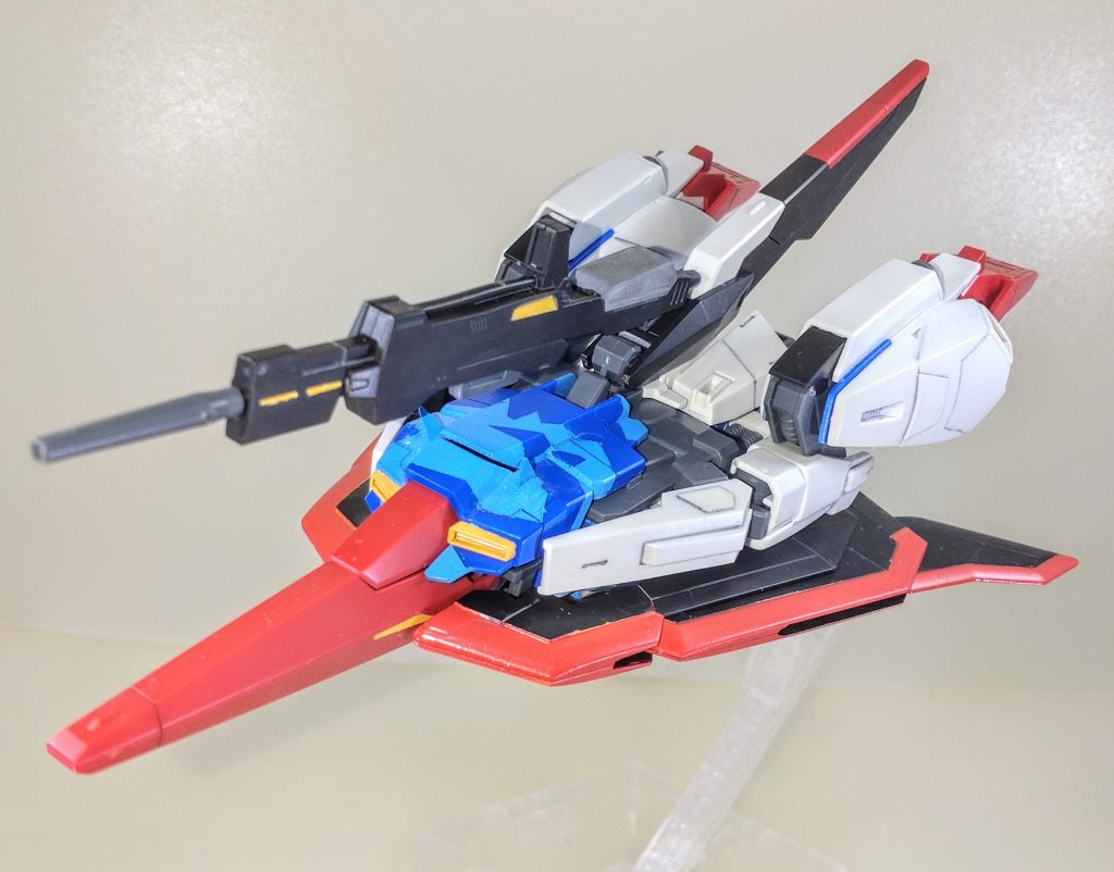 WR形態。塗装の際、かつてホビージャパンでmax渡辺さんが手掛けたpg版ゼータガンダムが印象的だったので参考にしました。