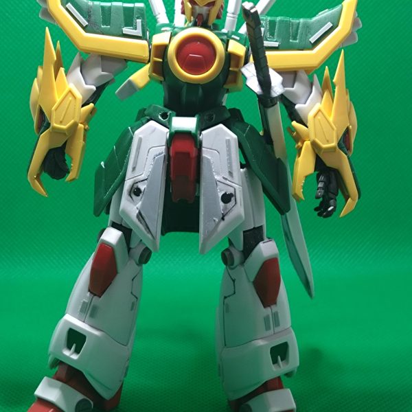 約2年ぶりの投稿になります(gundam-kao5)久しぶりにカッコいいガンプラが手に入ったので投稿しました。Gガンダム世代の私に取ったらドラゴンガンダムは大好きな機体になります(zaku-kao6)いつもの事でそのまま作ったら面白くないので筋彫りとプラ版はってちょこっと改造(gandam-hand1)イメージは「 若い時のドラゴンガンダム」今日は初めてスクラッチで刀を作りました(aku-kao4zaku-kao7)改造は完成しました(gundam-kao2)今回は首を約2ミリ延長してアゴを引ける様にしました(gandam-hand1)後は洗って黒サフを吹いて塗装に入ります(zaku-kao2)（4枚目）