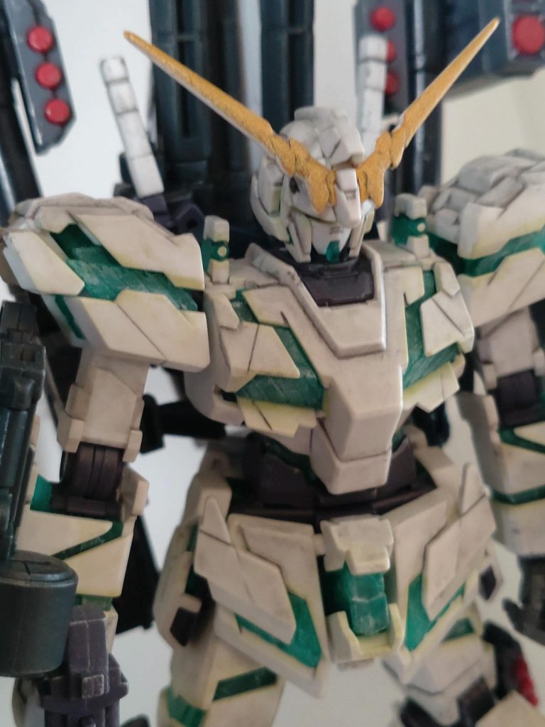 その後、しばらくはそのまま飾っていましたが、コロナ禍になりガンプラが手に入りにくくなったことを機に、過去製作したキットをもう一度作り直すようになり、これもその中の一つです。