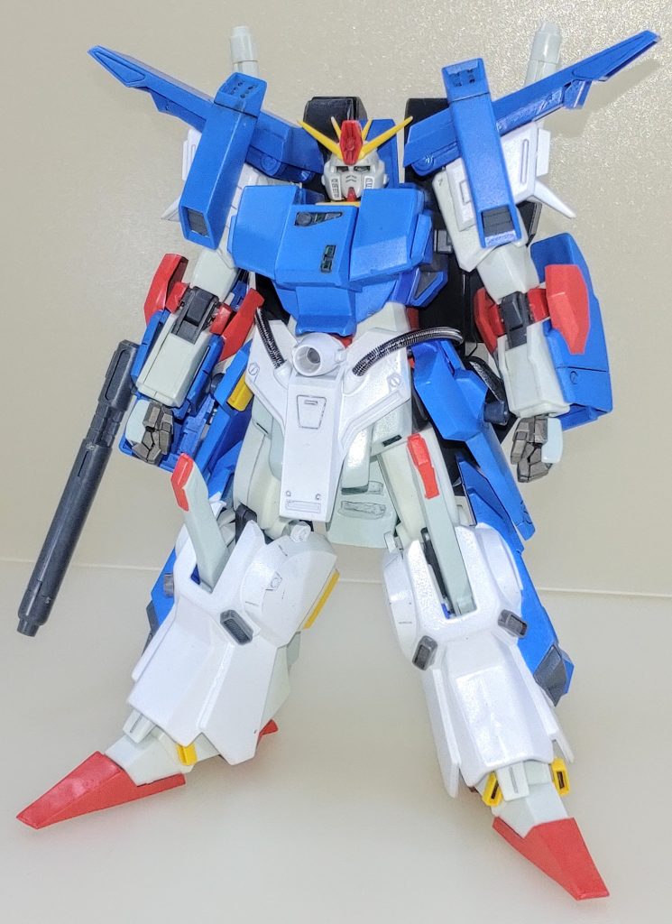 フルアーマー。こちらもパーツの差し替えで再現出来るようにしました。腕部以外はそのままでは装着出来ないので、幅増し工作や磁石を使用しました。ホワイトはガイアカラーのEXホワイトを塗装して本体と増加装甲で変化をつけてみました。