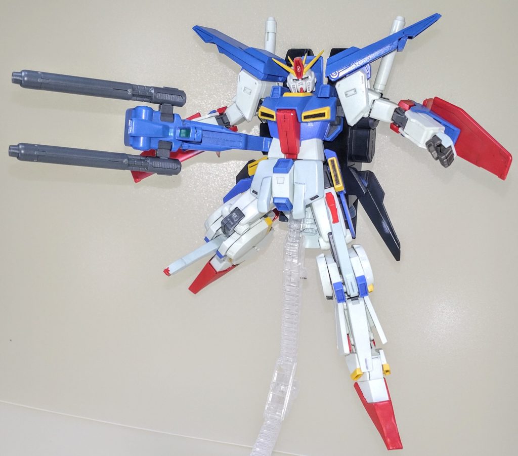 最後に強化型を用いてパッケージと同じポーズ。以上ダブルゼータガンダム( 強化型・フルアーマー)でした。これを再現するために製作しようと思ってたのに、かなりの年月をかけてしまいました。実際作業量は膨大で手が止まることもしばしばありましたが無事に完成させられたことに今は安心しています。最後まで見て頂いてありがとうございました。