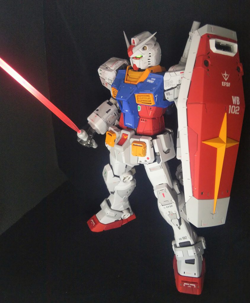 ポージングを試みましたが、塗装が、…剥げまくり…危険です。