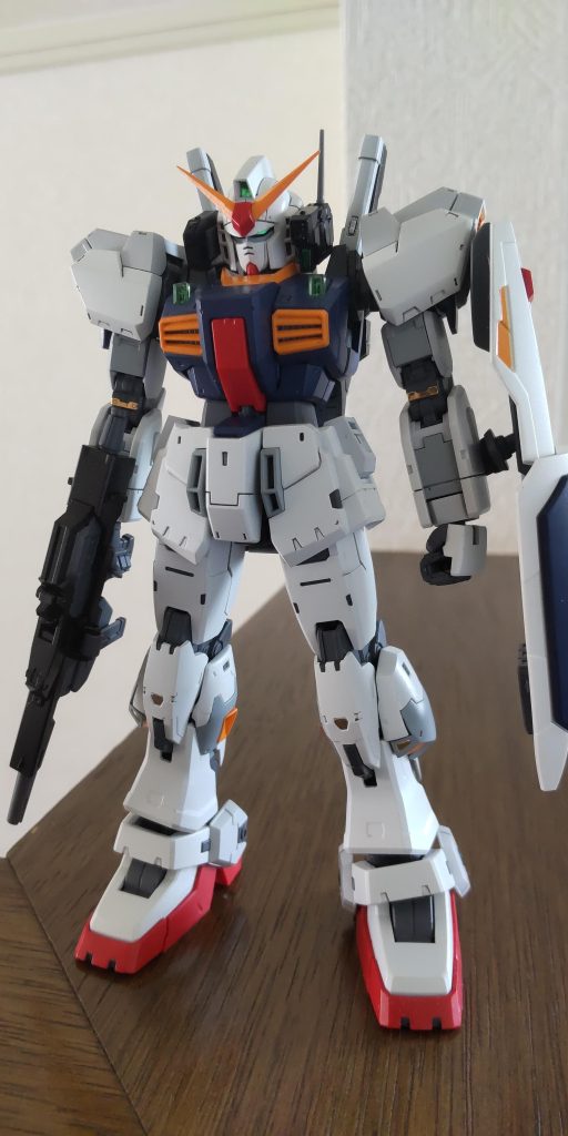 このキットはニッパーを正しく使えているか試されるようなキットでした　アンダーゲート部も少なくMSジョイントが露出する部分が多いので油断すると完成時にランナー跡が目立ちます