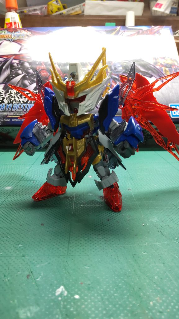 塗装前( 張飛)前回の劉備と同じく、司馬懿の頭部が特徴的すぎてそのまま使えないので、天下無双大将軍のヘルメットに司馬懿のフェイスを移植しました。肘関節と翼の一部にSDEXを使いました。