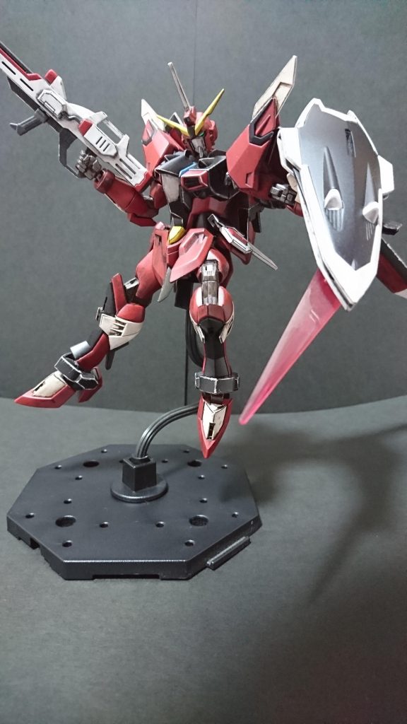 最後にHGカラミティガンダムの近況ですが本体は合わせ目処理、段落ち処理をしてバックパックのバーニア周りも段落ち処理して内部に市販パーツで合わせ目を塞ぐ処理をこれからやっていきます。塗装予定箇所は顔のマスク部分、本体ダークグリーン部分、バーニア部分、バズーカ、関節等を塗装予定です☺️