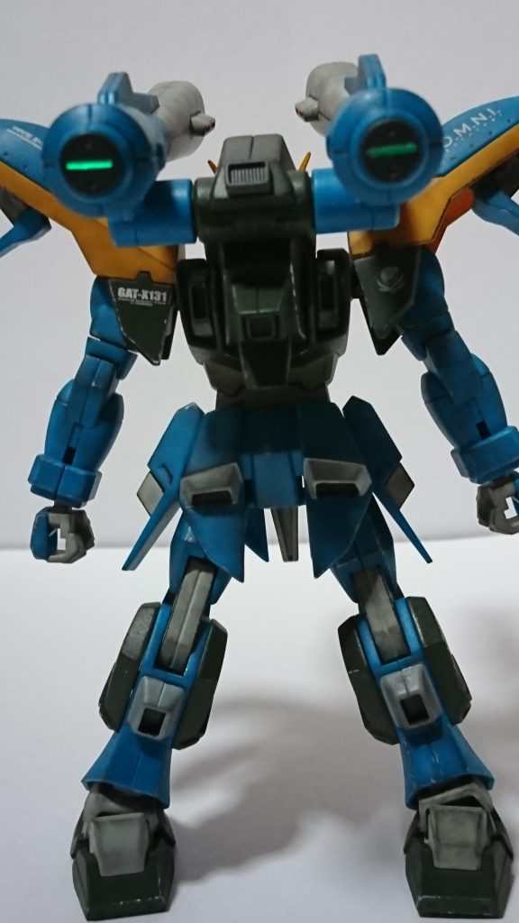 125ミリ2連装高エネルギー長射程ビーム砲シュラークは合わせ目が多く中には処理が難しい(排熱部分)箇所があったので排熱箇所部分を市販パーツで蓋をしバックパックは段落ち処理しつつバーニア内部を市販パーツで蓋をし合わせ目を目立たなくしました。