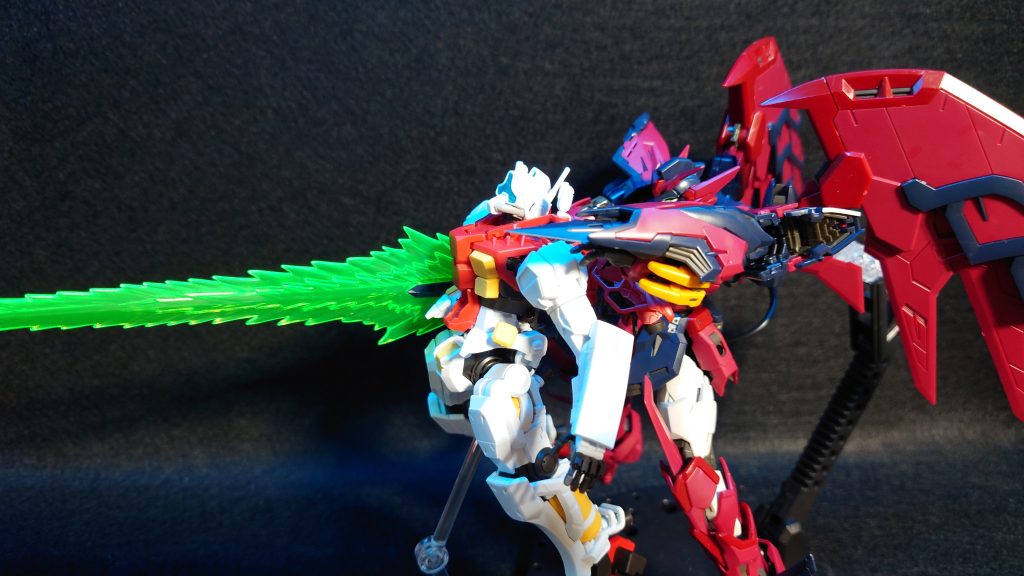 赤いガン……ダム…?人違いですね、でもプレッシャーが普通じゃないので刺しときましょ