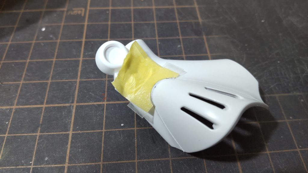 曲線部分はスジ堀りテープをコンパスカッターで半円状に切って使用しています。