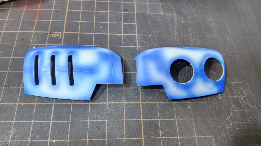 グラデーションは青立ち上げにしています。