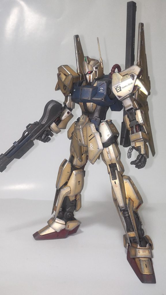 「 汚してみたい…」とゆー煩悩に従って「グリプス戦役終盤なら百式も汚れてんじゃね?」と適当な理由付けてやってみました。…が、やりながら「GBWCのらいだ〜Joe氏の作例もこんなんだったな…」と思い出したけどもうチッピング途中…もう押し切りました(スイマセン)←