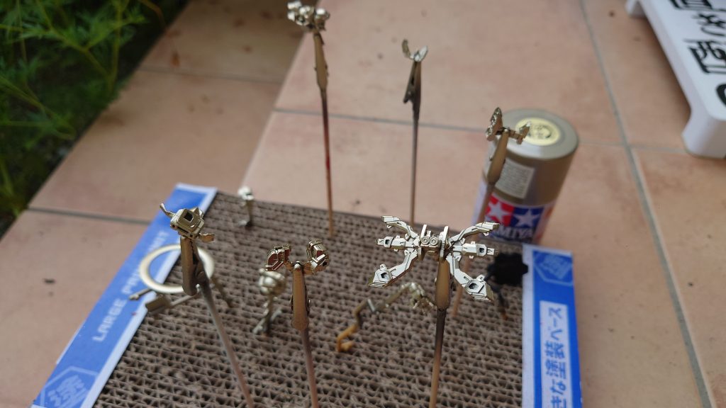 ゴールドは使いさしのスプレーで…w