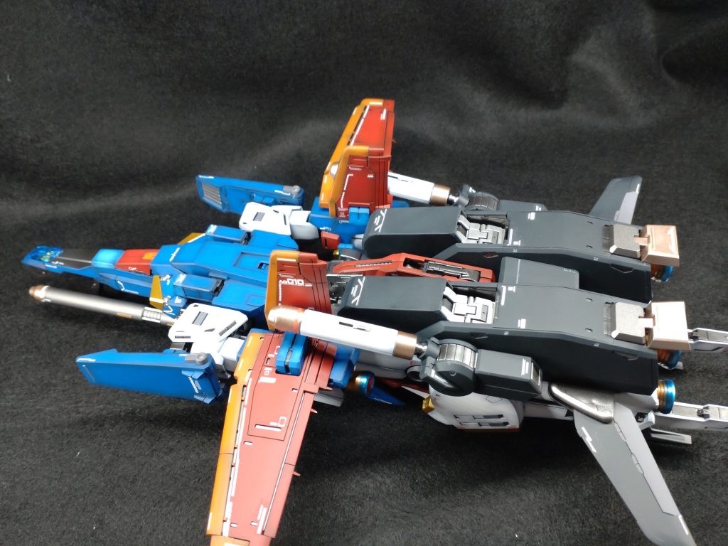 Gフォートレスです!塗装ハゲ怖いのでたぶんこれが最初で最後の変形になると思います。