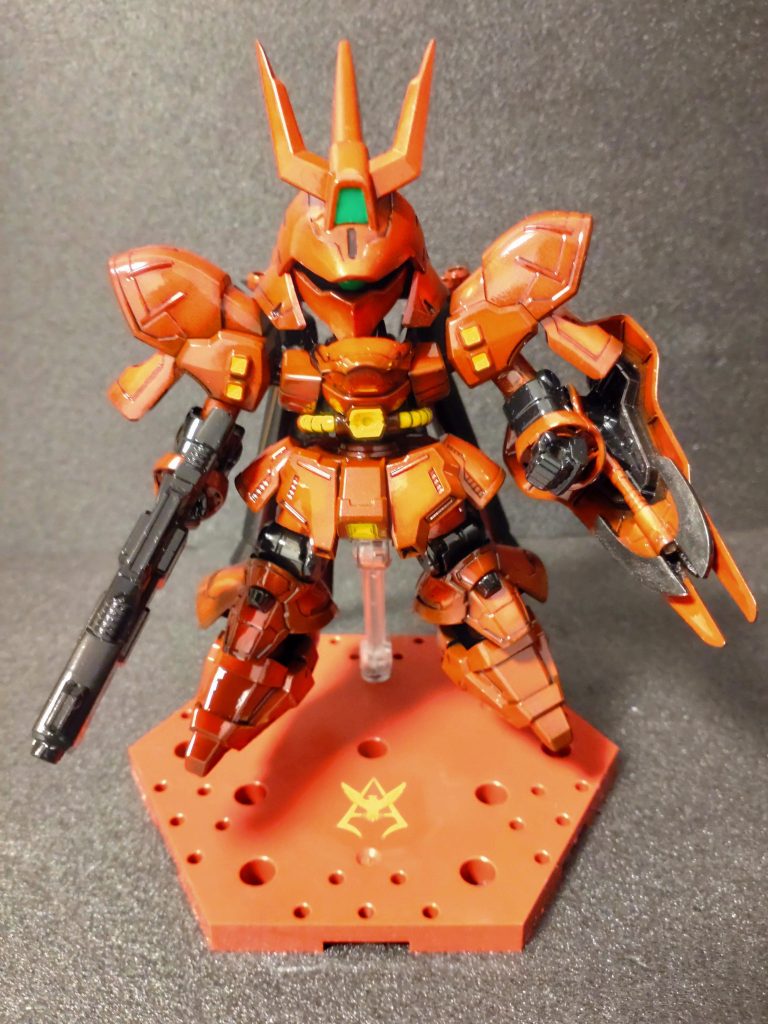 そもそもコイツはプロポーションに一目惚れでした。ガンベのショーケースの中にあったBB戦士サザビーの、短足なのに力強い感じに惹かれて即買でした。お供にBB戦士ニューガンダムも買ったので、いつかそっちも仕上げられたらいいなぁ(他の積みが多すぎて全然そっちには行けなさそうですが汗)