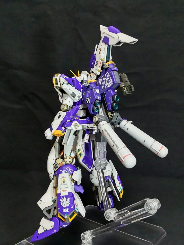 背面スタビライザーもHi-νのモノに換装。