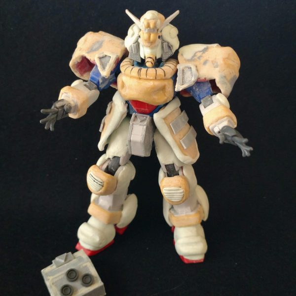 お久しぶりです。旧キットのシャイニング、ローズ、マックスター等を使ってファラオガンダムIV世作ってます