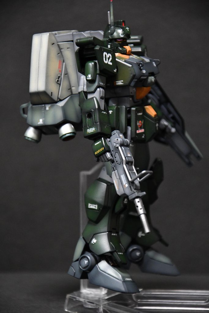 前方右斜めから。