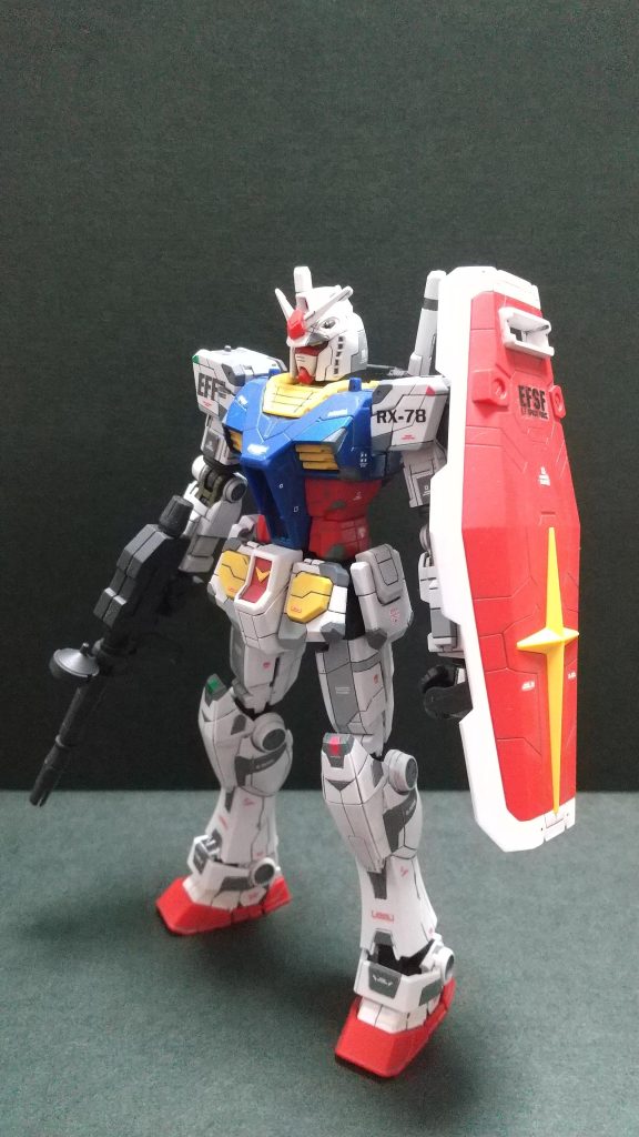 左肩のシールを無くしたので、他のシールで代用