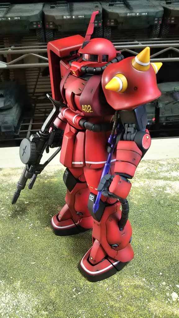 スパイクは黄色いのか💦しかしながら赤い上半身脇から胸は濃い赤(シャア風)だったとは(シャアと間違えられた設定回収か)