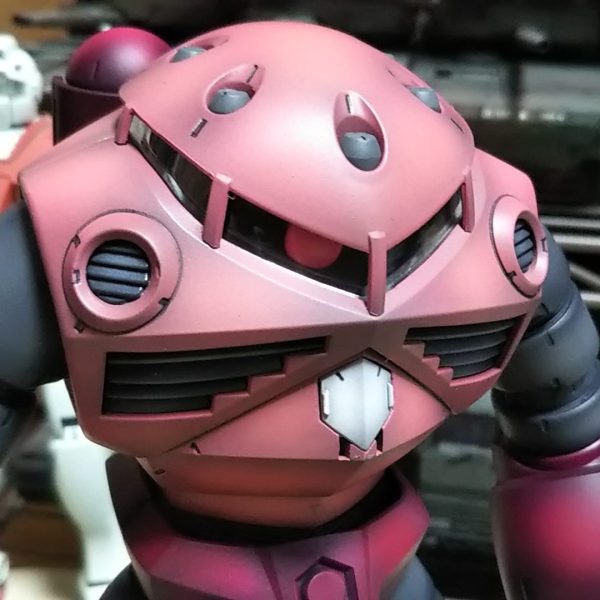 丘に上がっても赤い奴は三倍強い