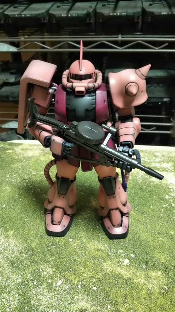 最近、市販のシャアピンク色、3代目？肌色とかに近くて、イメージち違うやうな💦MSカラーセットの奴が欲しいです💦（あれは赤すぎかも）